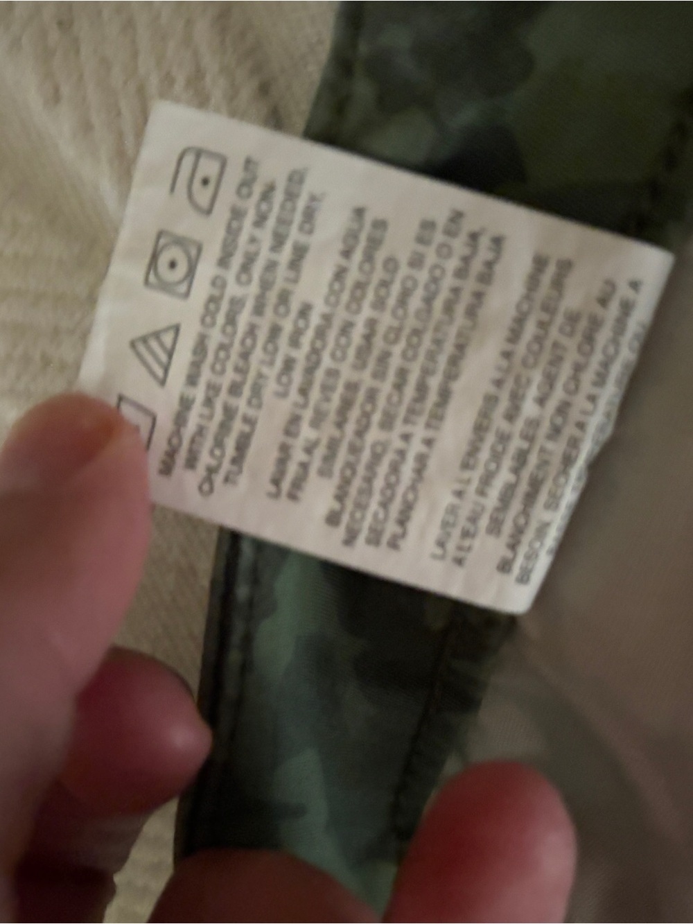 Great condition Lee women’s size 14 mid rise Green Camo Floral Shorts. So cool - Picture 9 of 13